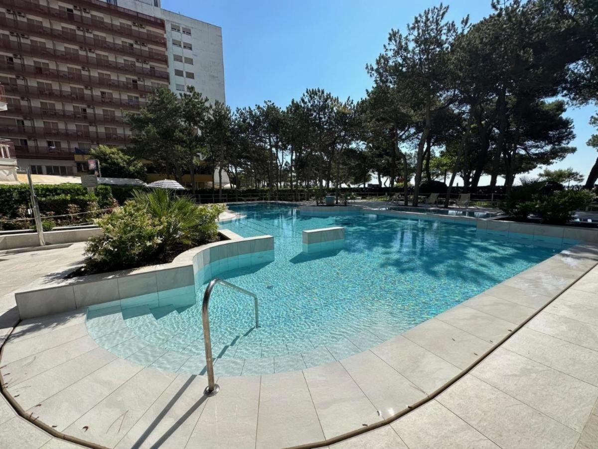 Residence Cristallo 4H ลินญาโน ซับเบียโดโร ภายนอก รูปภาพ